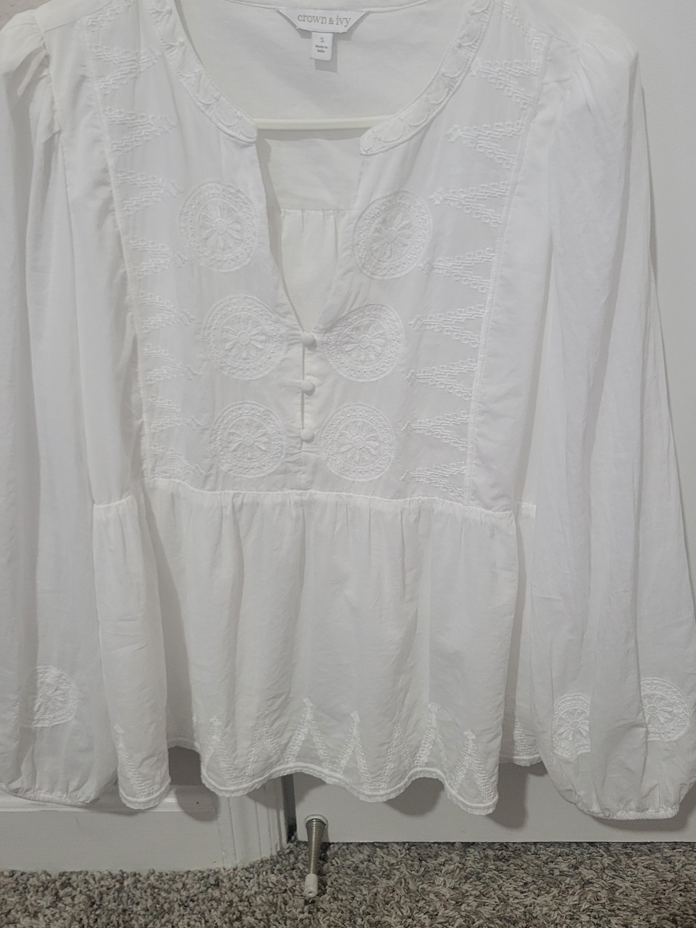 crown & ivy White Embroidered Button-Front Peasant Tunic